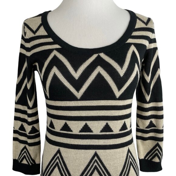 LIV Sweater Dress Size Small Tan Black Geometric Abstract Print Straight Cut - Picture 5 of 5